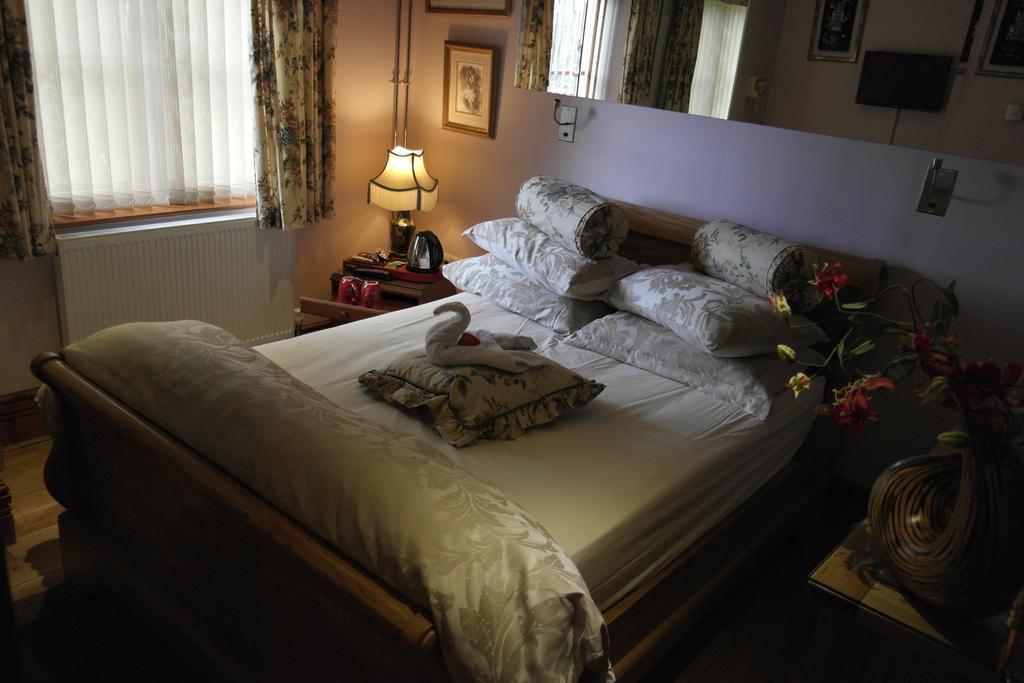 Little Red Rooster Rest Hotell Tenby Rom bilde
